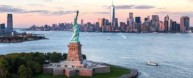 https://www.sightseeingpass.com/images/attractions/attraction-images-670x270/new-york/attimg_statueoflibertyellisisland1_large.jpg